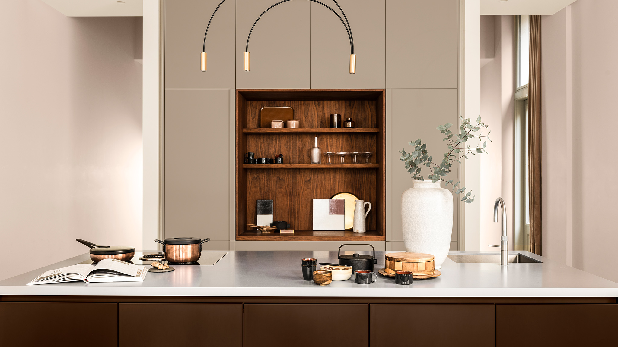 A kitchen with cabinets painted in a neutral beige Dulux_CF21_Color_of_the_Year_Trust_colors_global_3