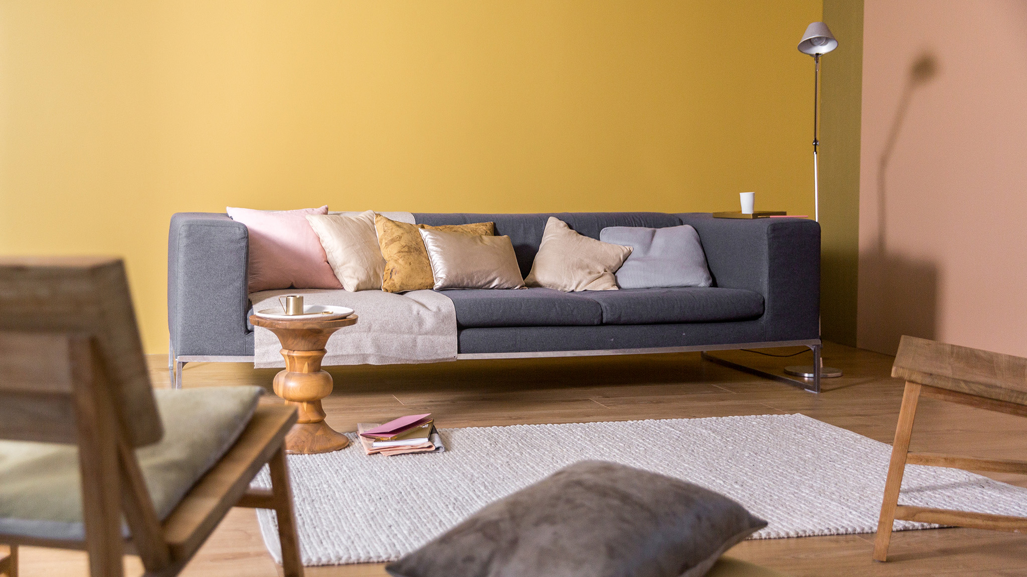 Bright living room door Dulux_family_living_room_UK_5