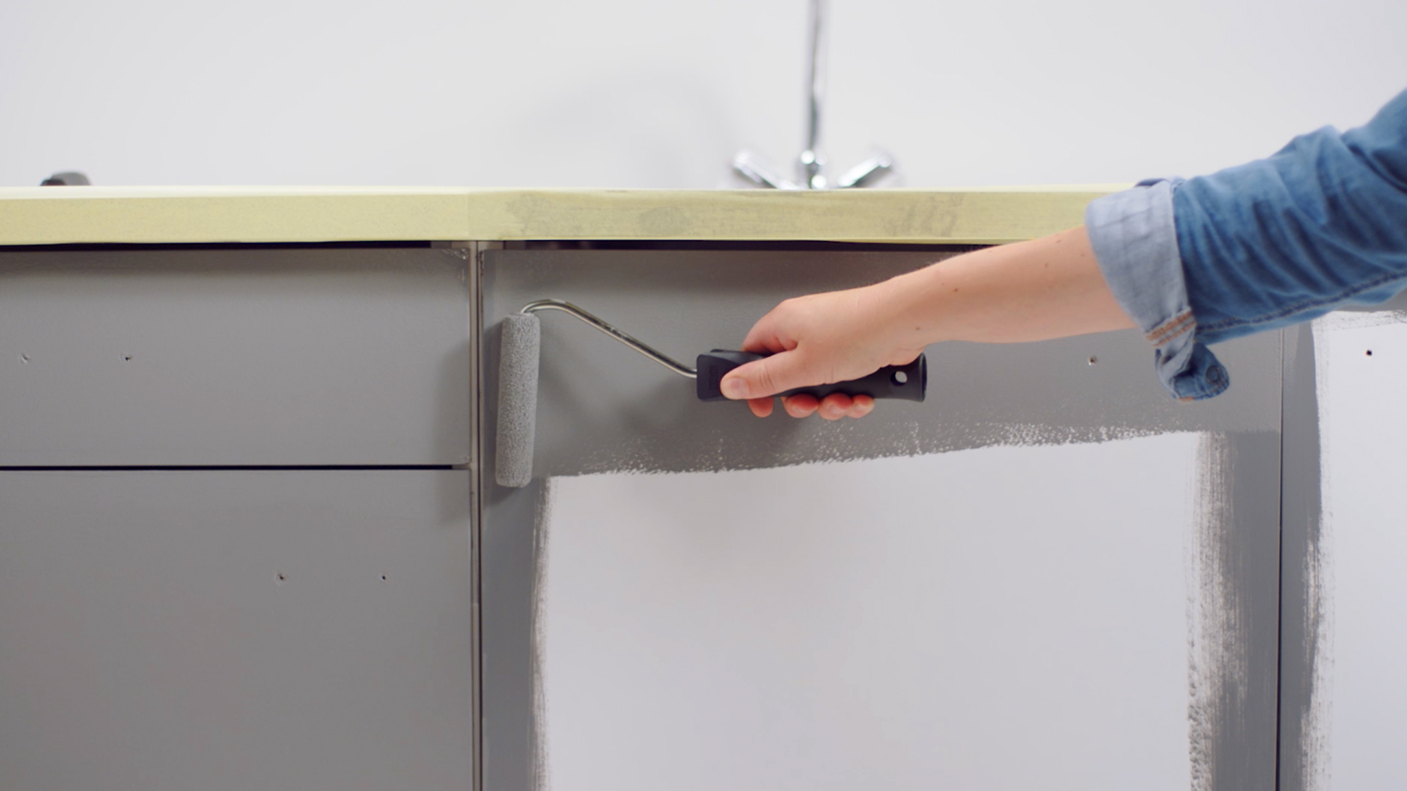 Painting kitchen cabinets dulux_simply_refresh_kitchen_cabinets_global_3